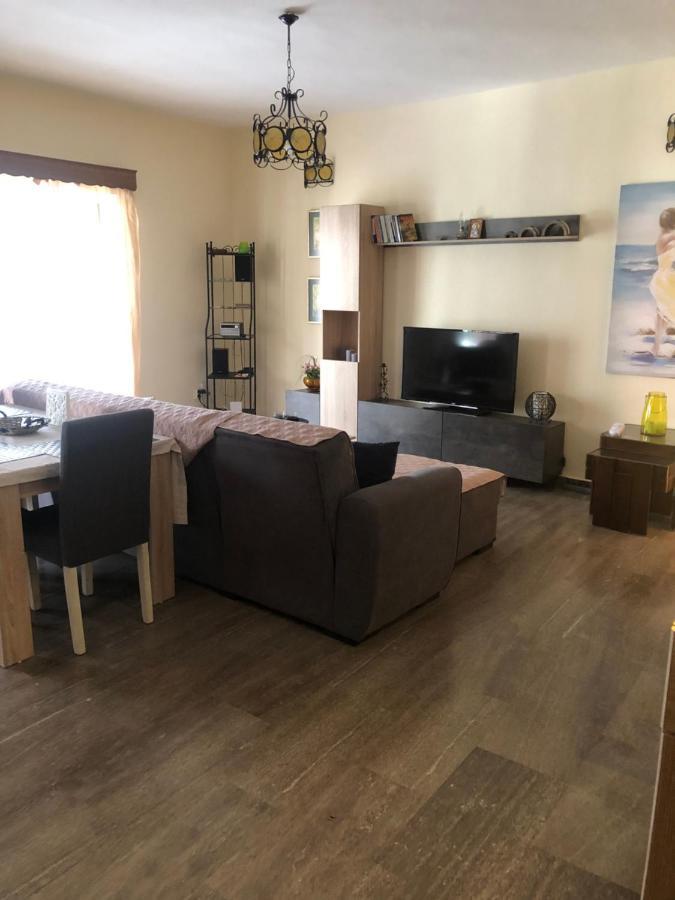 Joannas 2Brooms Sea Apartment Περαία Εξωτερικό φωτογραφία